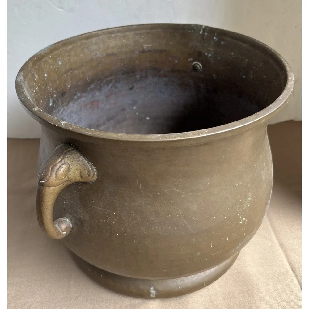 Vintage Jardiniere Hammered Brass Planter w Elephant Head Handles 9